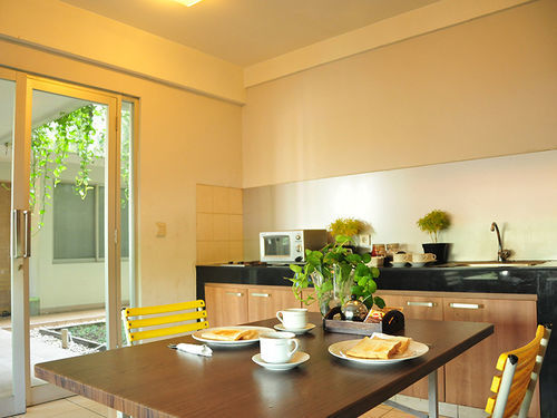 Legreen Suite Pejompongan Jakarta Exterior photo